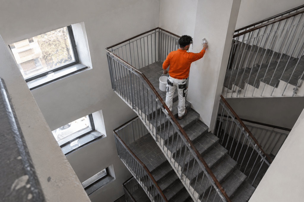 Stiegenhaus nach Malerarbeiten durch Maler Gedik